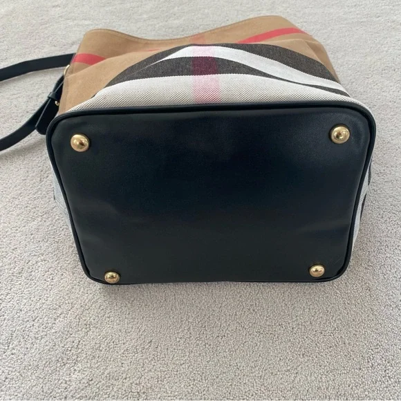 Plaid Bucket Bag - Picture 5 of 5